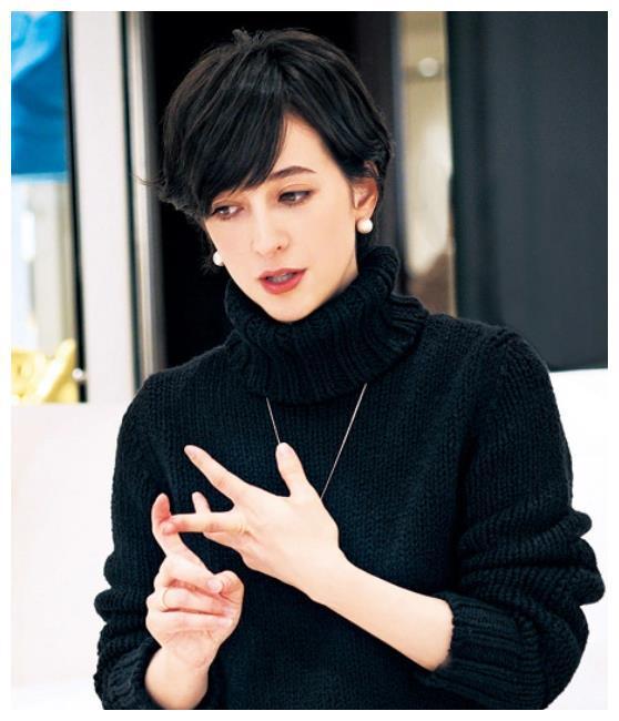 新年吃瓜娱乐男明星是谁,揭秘吃瓜娱乐界当红男星